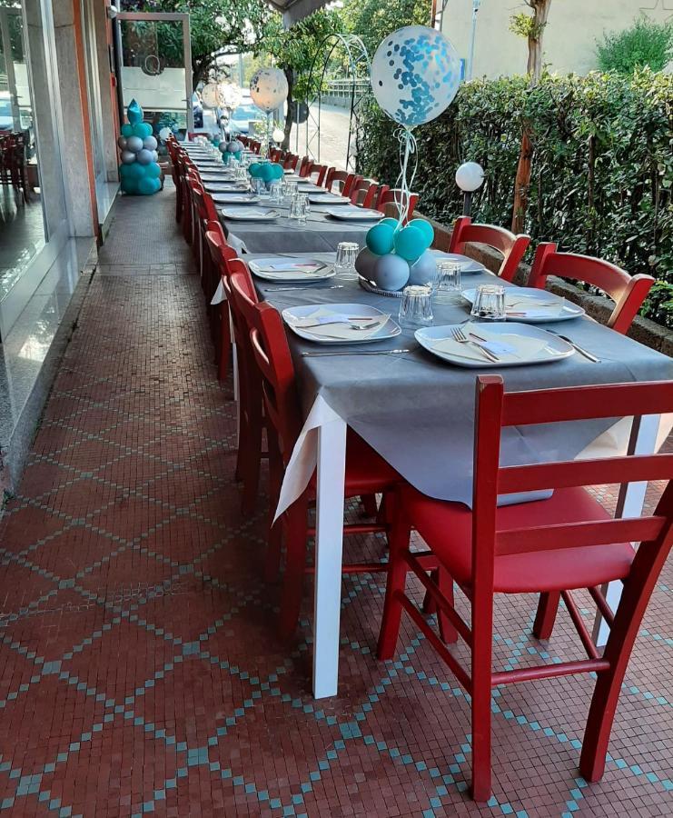 San Quirico Locanda Ristorante Pizzeria Hotel Barbarasco Bagian luar foto