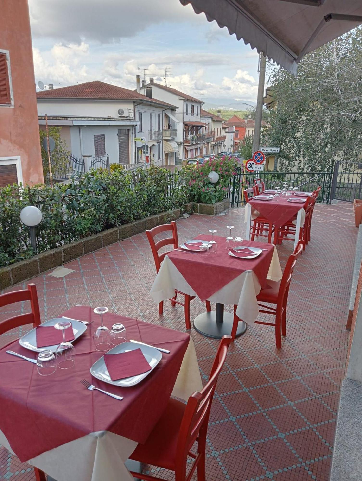 San Quirico Locanda Ristorante Pizzeria Hotel Barbarasco Bagian luar foto